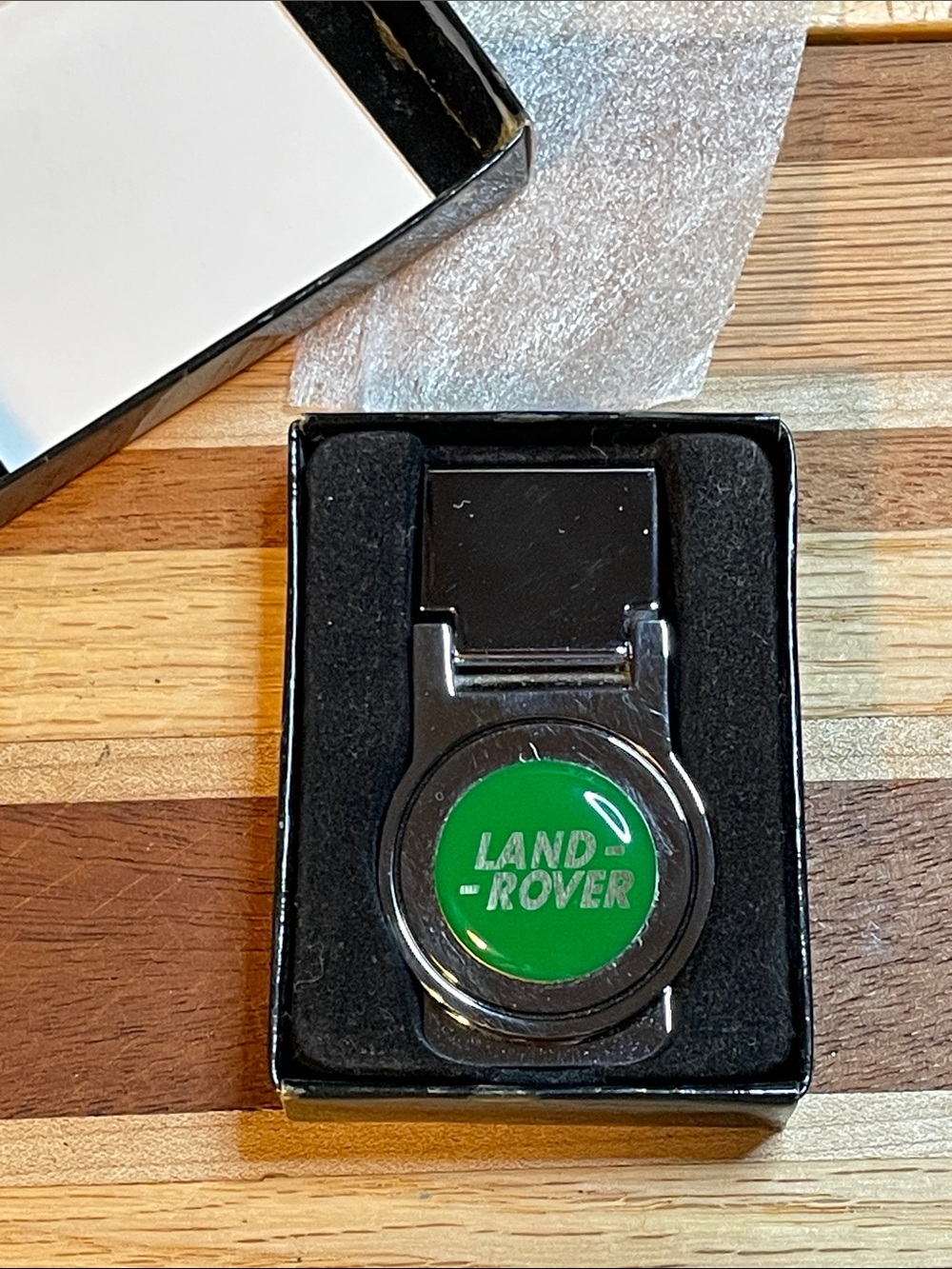 Vintage Land Rover flip down magnetic money clip .Official promo New box